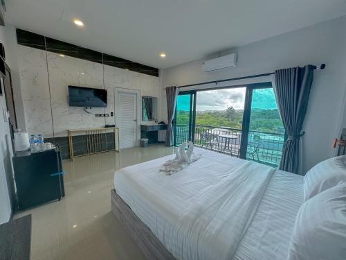 smile boutique at saiyuan