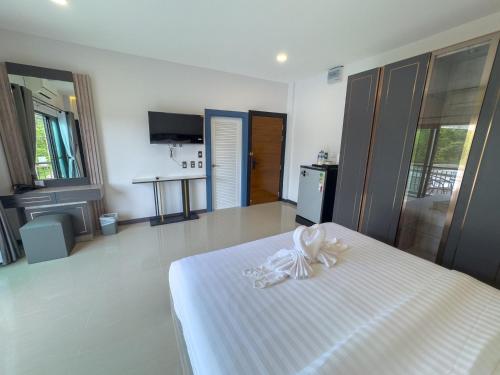 smile boutique at saiyuan