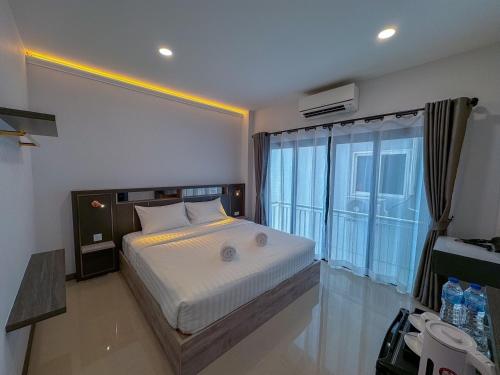 smile boutique at saiyuan