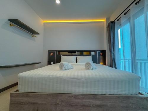 smile boutique at saiyuan