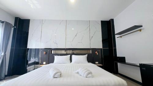 smile boutique at saiyuan