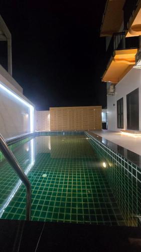 smile boutique at saiyuan