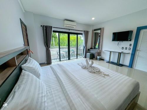 smile boutique at saiyuan