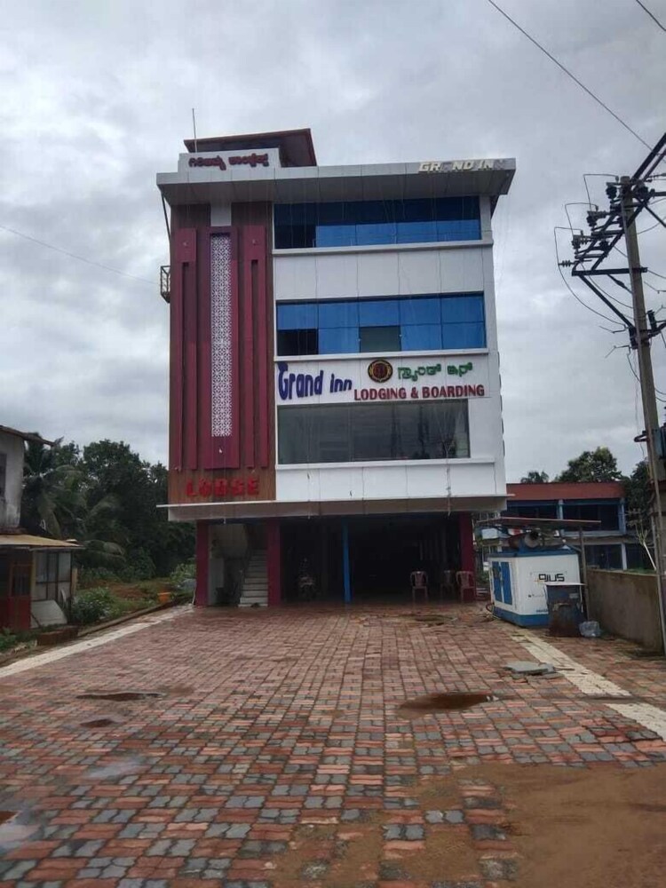 grand inn lodging and boarding