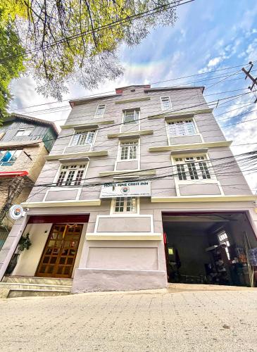 hotel pine crest inn