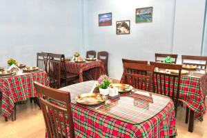 hotel pine crest inn