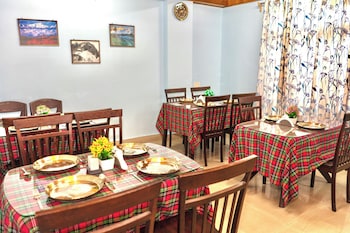 hotel pine crest inn