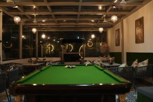 nuris nest and notch