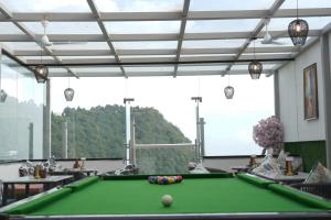 nuris nest and notch