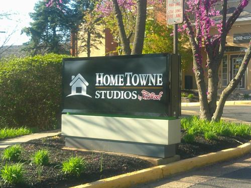 Hometowne Studios By Red Roof Chantilly,,2 star