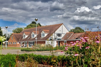 Kingfisher Park Limited,,3 star