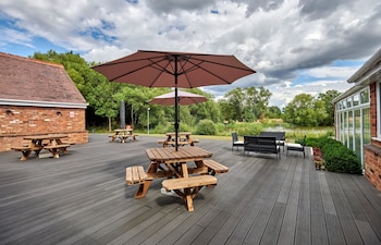 Kingfisher Park Limited,,3 star