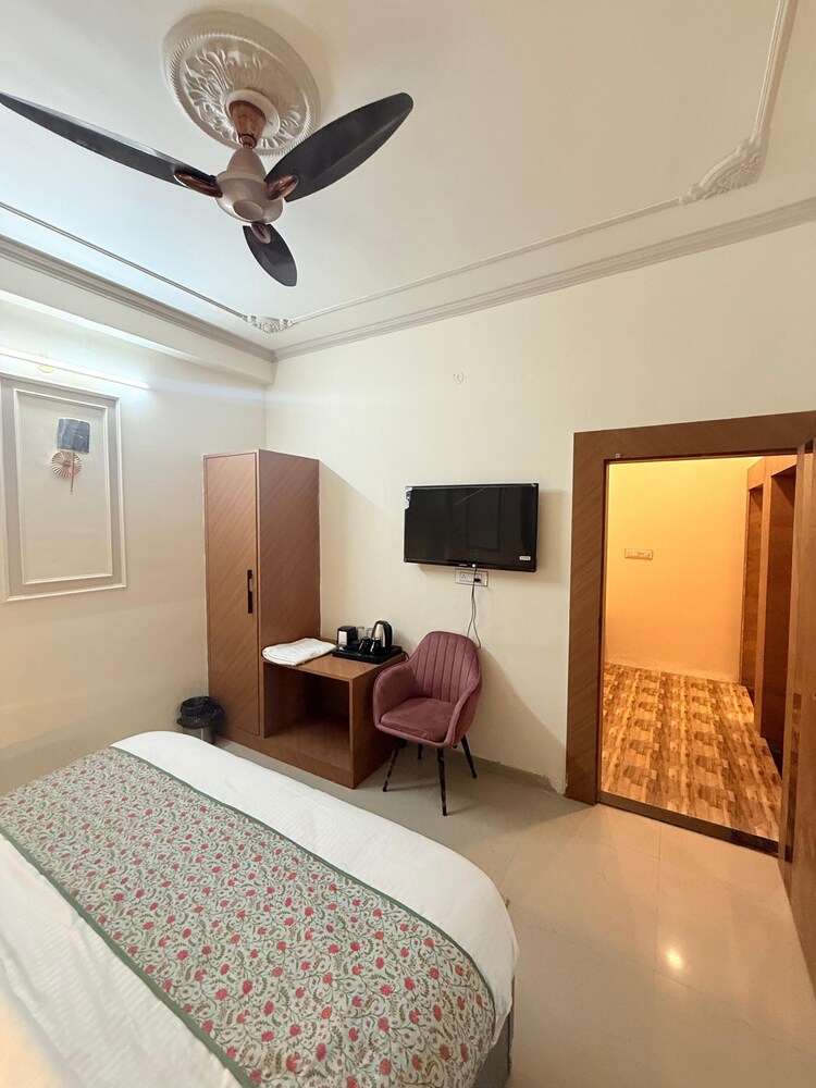 shanti vilas hotel