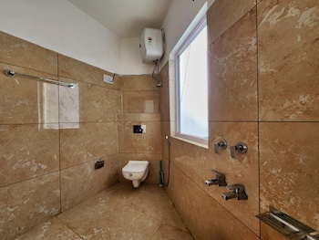 Green Valley Kasol,,2 star