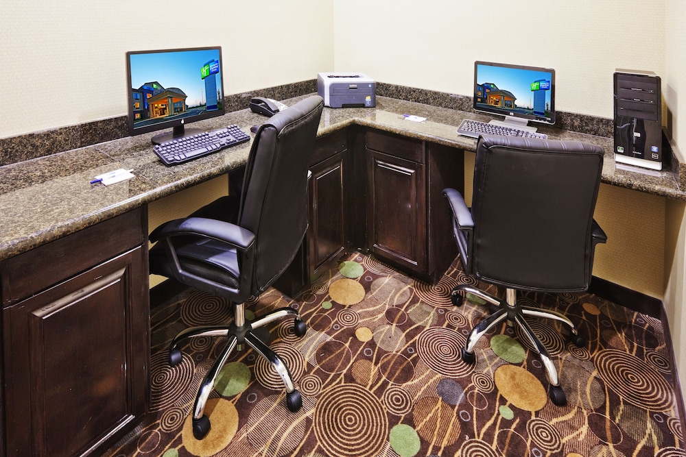 holiday inn express hotel and suites okmulgee by ihg