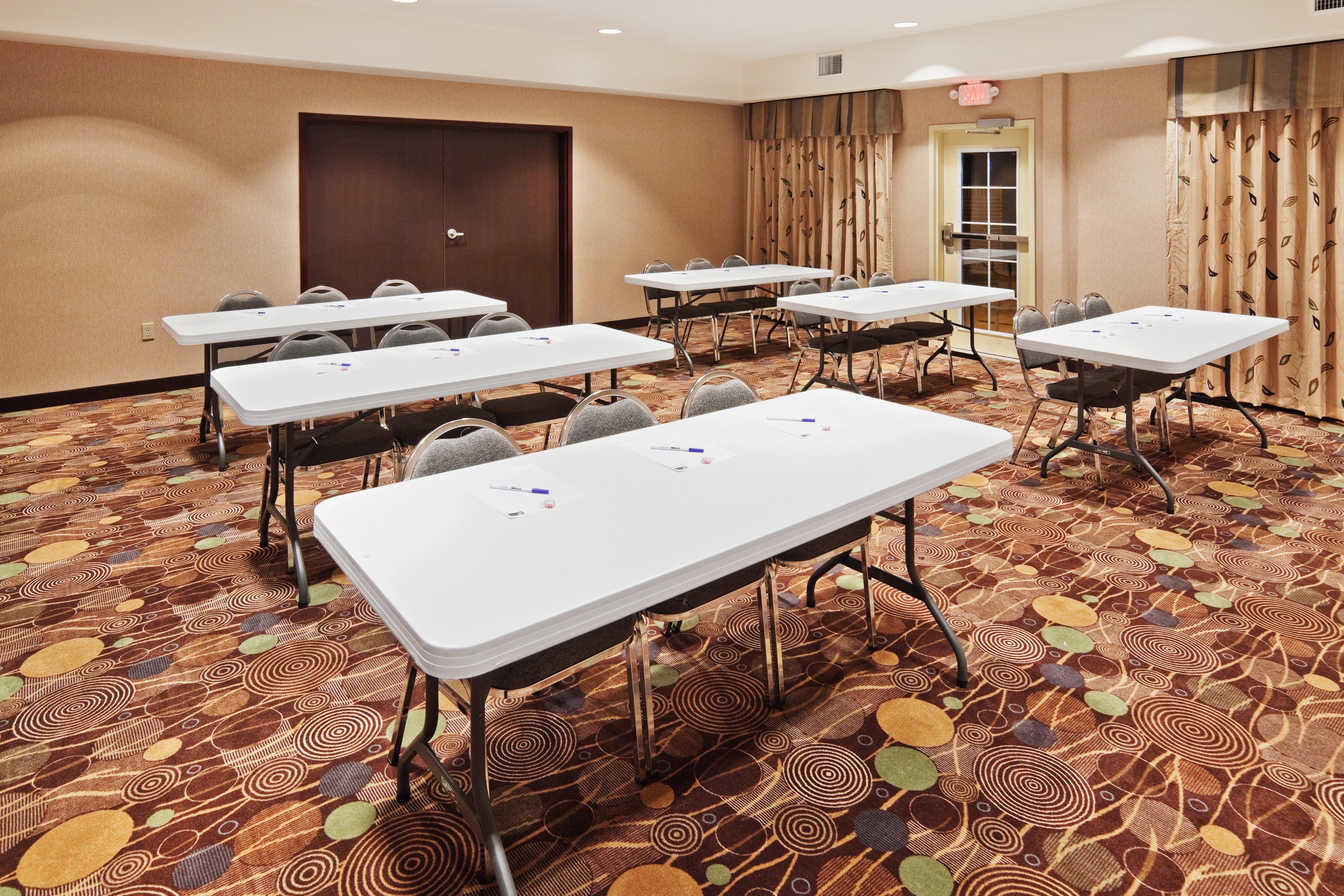 holiday inn express hotel and suites okmulgee by ihg
