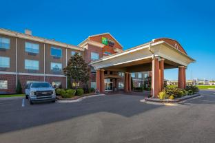 holiday inn express hotel and suites okmulgee by ihg