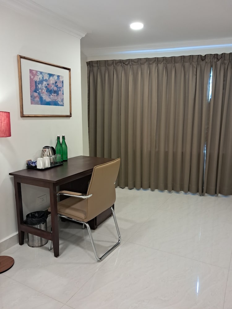 amber hotel nungambakkam