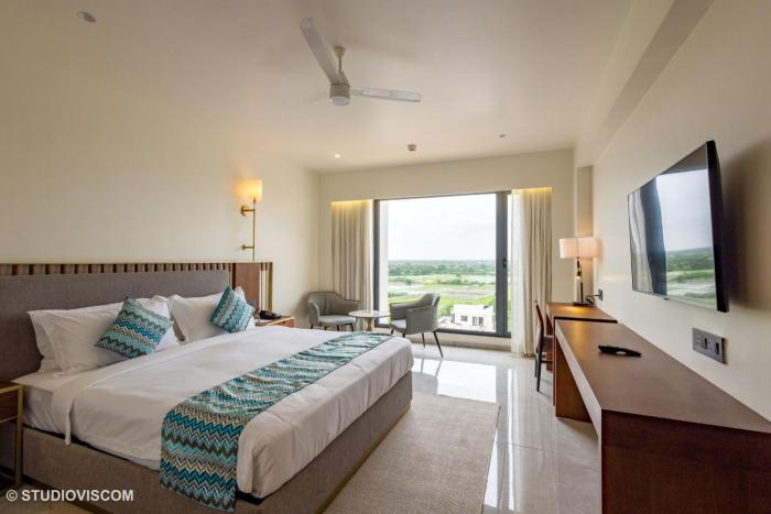 hotel veritas grand