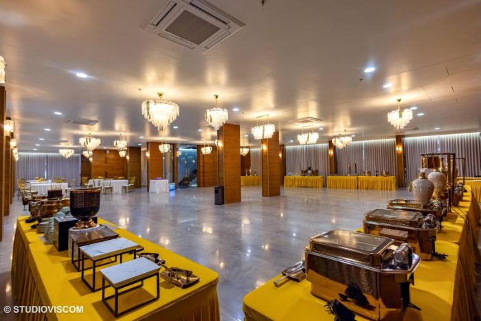 hotel veritas grand