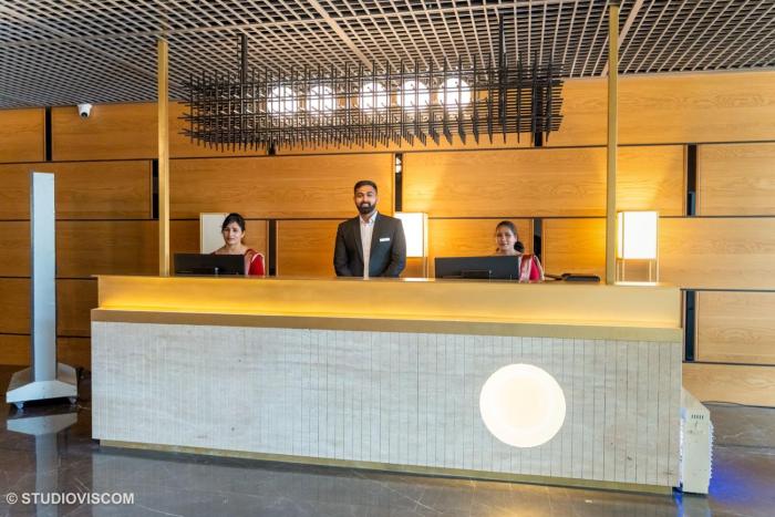 hotel veritas grand