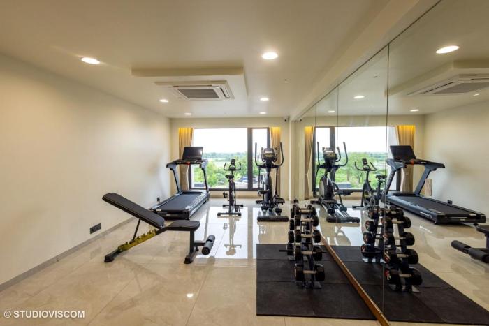 hotel veritas grand