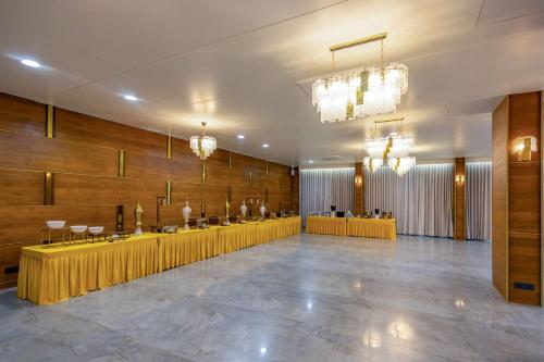 hotel veritas grand