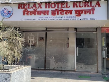 hotel relax kurla