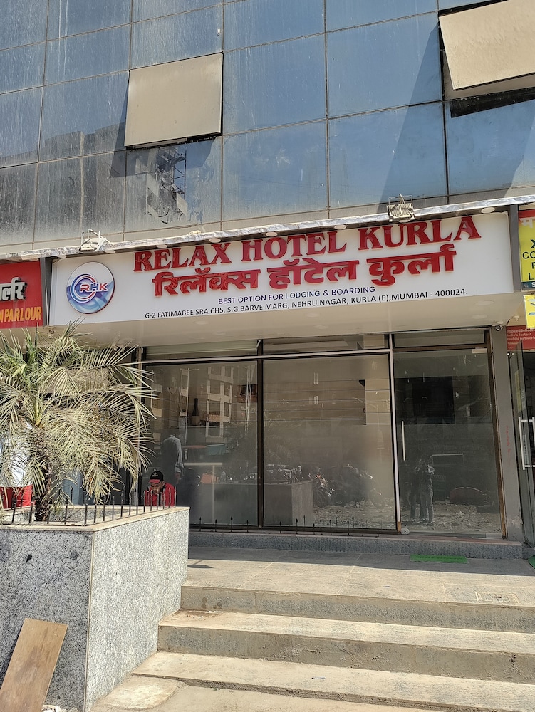 hotel relax kurla