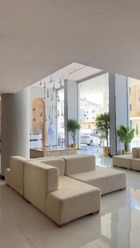 Fiori Airport Hotel,8427 Airport Road,0 star