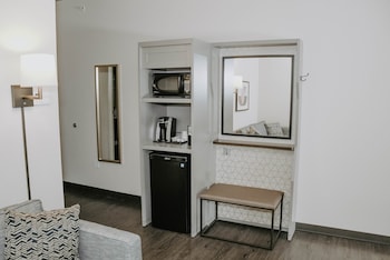 holiday inn omaha downtown waterpark by ihg