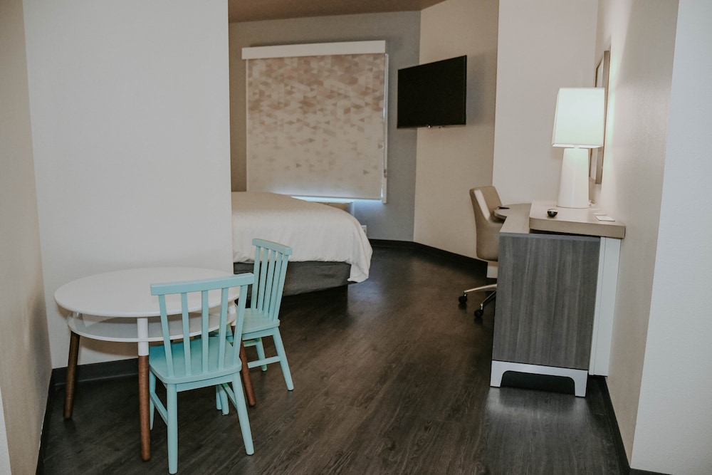 holiday inn omaha downtown waterpark by ihg