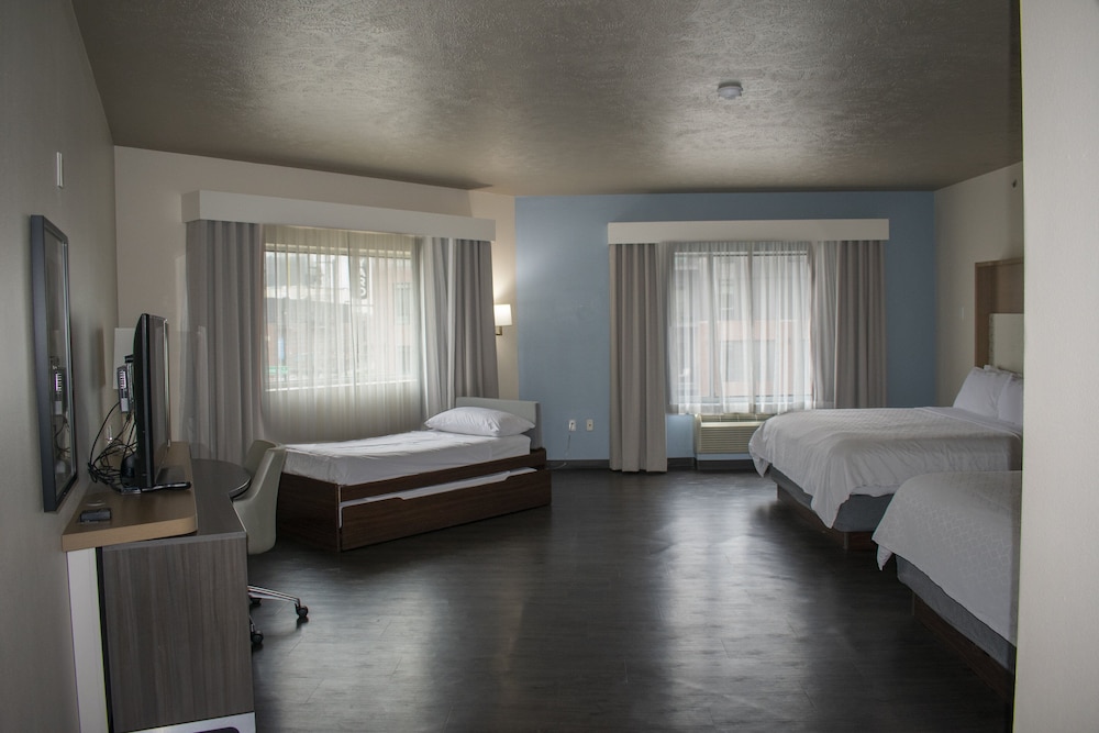 holiday inn omaha downtown waterpark by ihg