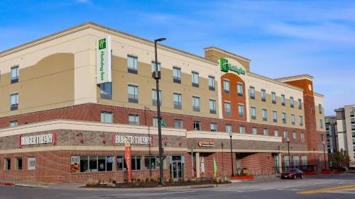 holiday inn omaha downtown waterpark by ihg