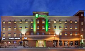 holiday inn omaha downtown waterpark by ihg