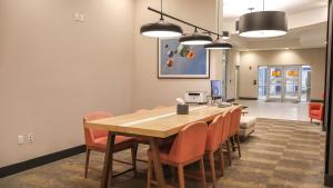 holiday inn omaha downtown waterpark by ihg