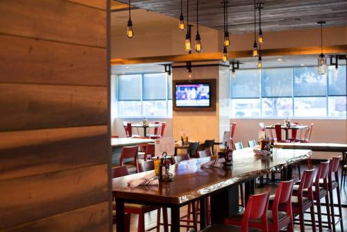 holiday inn omaha downtown waterpark by ihg