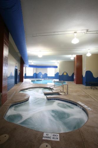 holiday inn omaha downtown waterpark by ihg