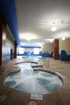holiday inn omaha downtown waterpark by ihg