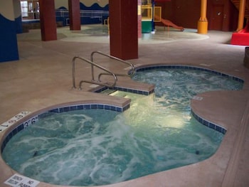 holiday inn omaha downtown waterpark by ihg