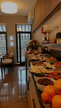 White Breeze Hotel,,3 star