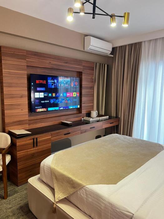 white breeze hotel