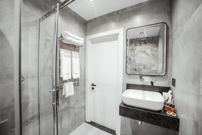 white breeze hotel