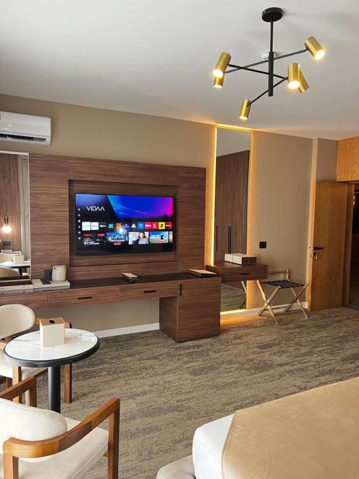 white breeze hotel