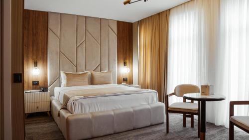 white breeze hotel