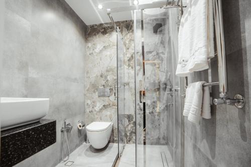 white breeze hotel