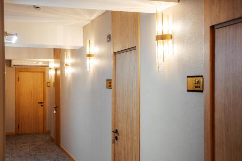 white breeze hotel