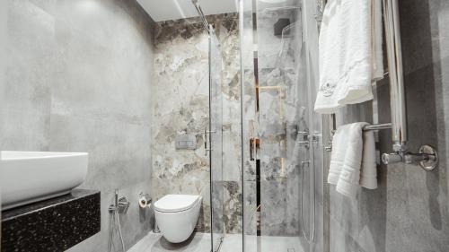 white breeze hotel