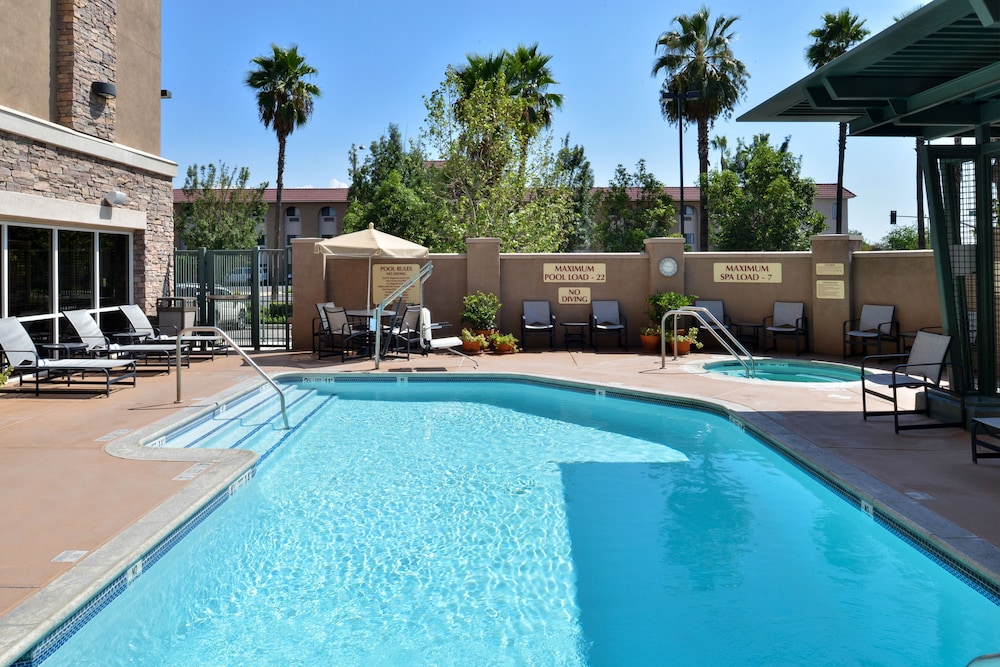 comfort suites ontario airport convention center