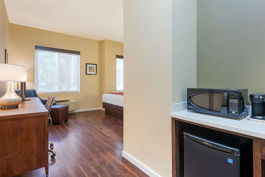 comfort inn and suites near ontario airport